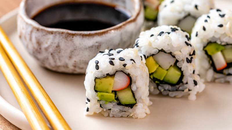 ¿Cómo preparar sushi en casa?
