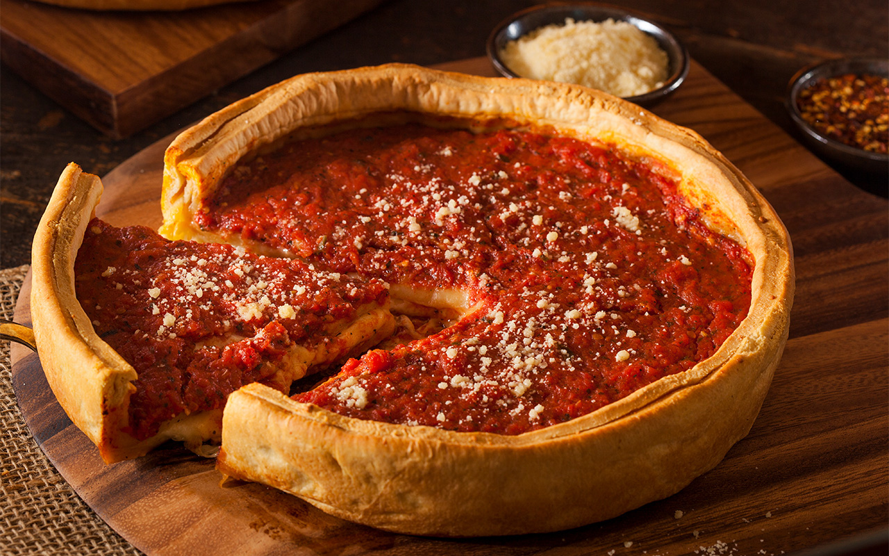 La historia de la pizza deep dish de Chicago