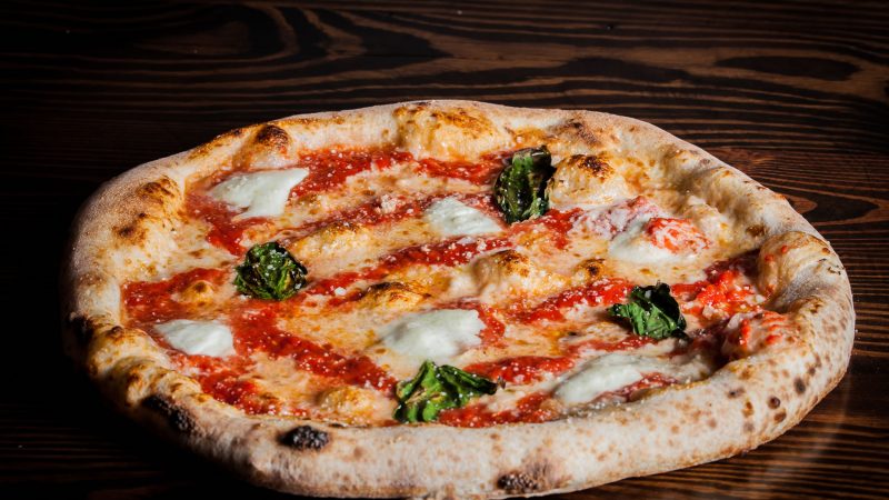 ¿Cómo reconocer la verdadera pizza napolitana?