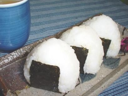 bolas de arroz tipos de aperitivos